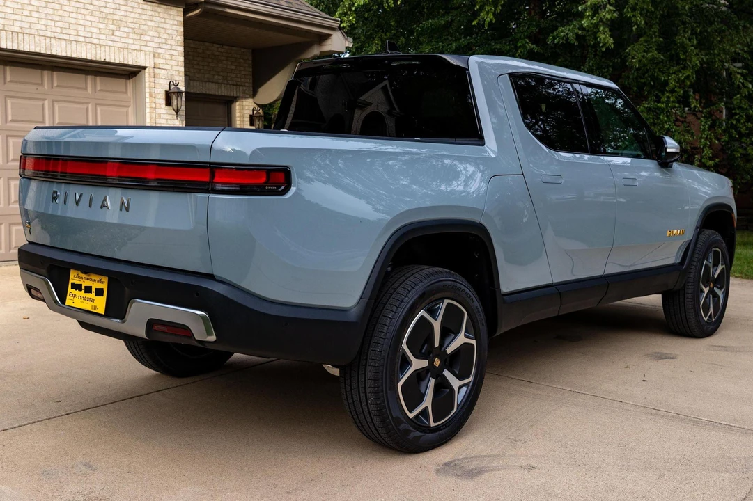2022 Rivian R1T - Image 4 of 31