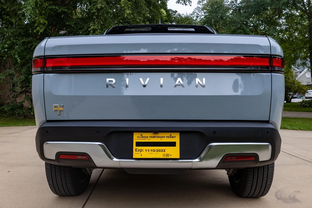 2022 Rivian R1T - Image 9 of 31