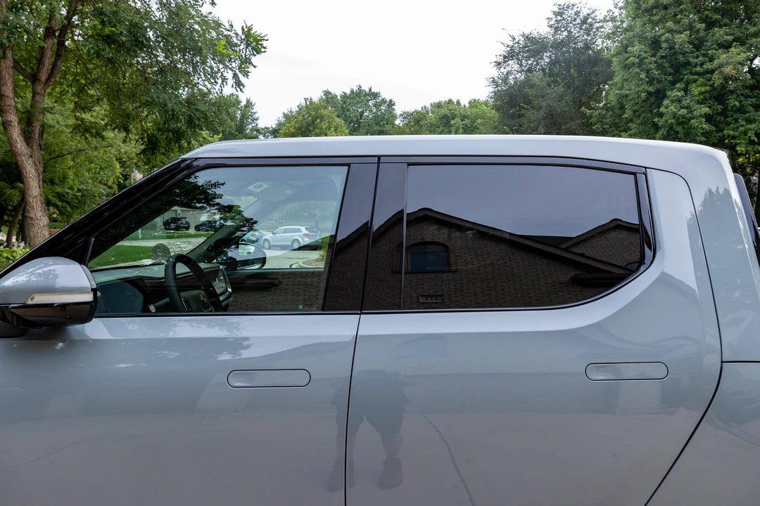2022 Rivian R1T - Image 17 of 31