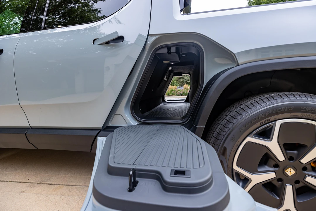 2022 Rivian R1T - Image 19 of 31