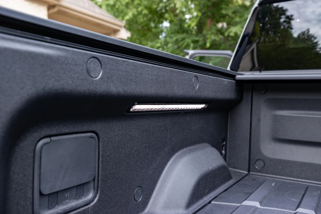 2022 Rivian R1T - Image 25 of 31