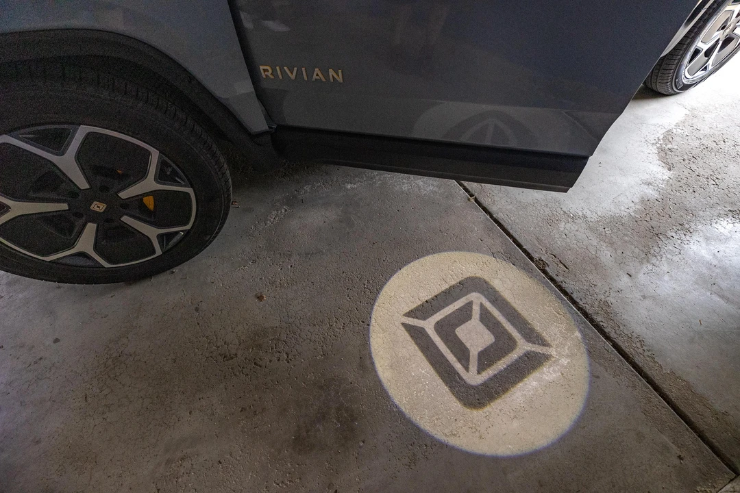 2022 Rivian R1T - Image 16 of 31