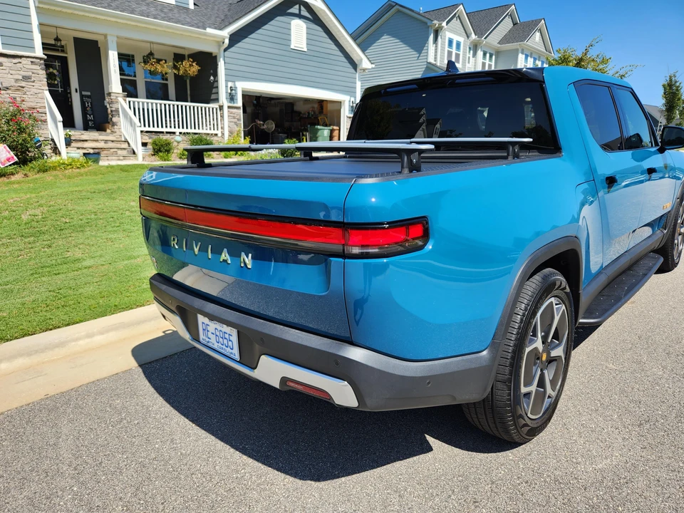 2022 Rivian R1T - Image 9 of 31