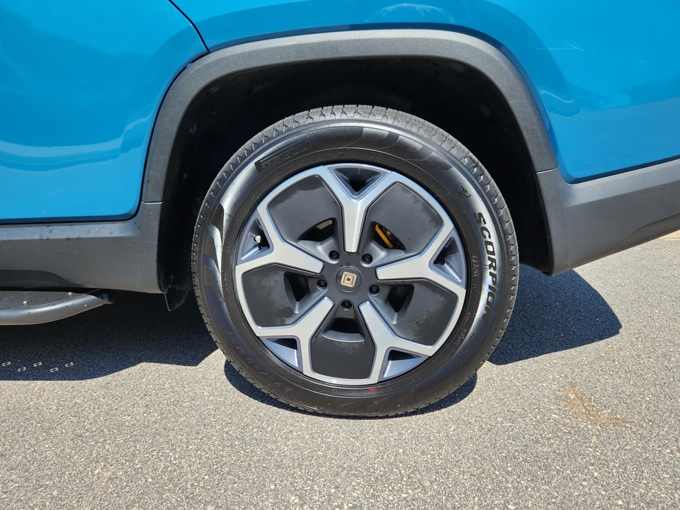 2022 Rivian R1T - Image 30 of 31
