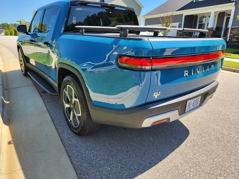 2022 Rivian R1T - Image 8 of 31