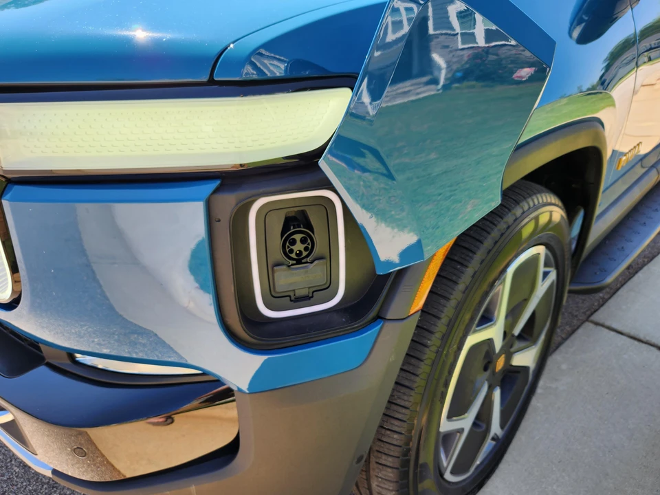 2022 Rivian R1T - Image 13 of 31