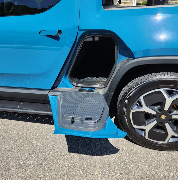 2022 Rivian R1T - Image 17 of 31