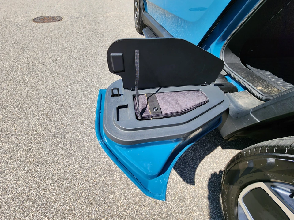 2022 Rivian R1T - Image 18 of 31