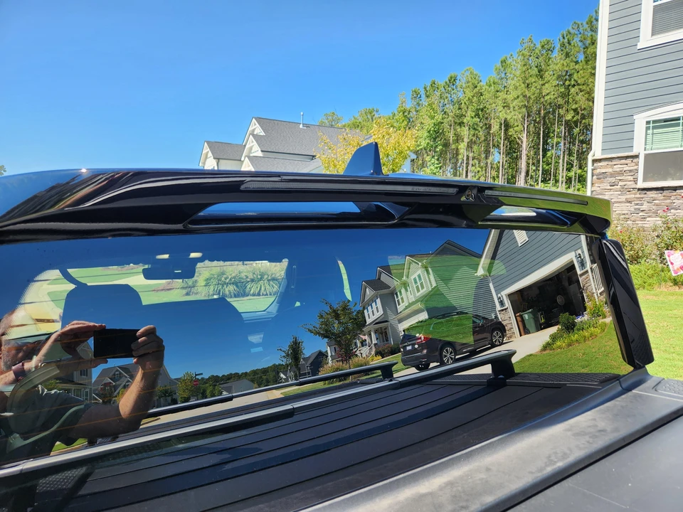 2022 Rivian R1T - Image 15 of 31