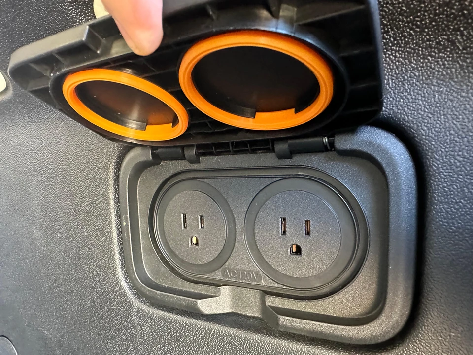 2022 Rivian R1T - Image 26 of 31