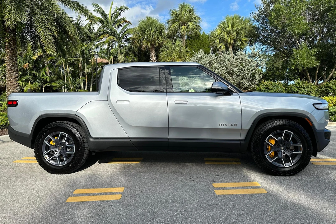 2022 Rivian R1T - Image 3 of 31