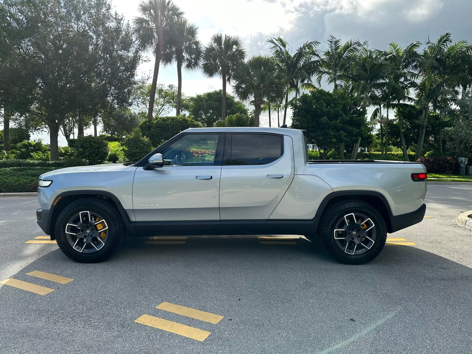 2022 Rivian R1T - Image 11 of 31