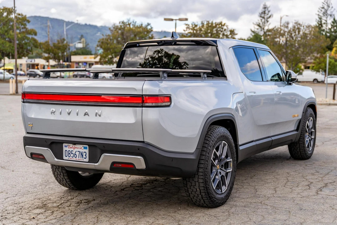 2022 Rivian R1T - Image 4 of 31