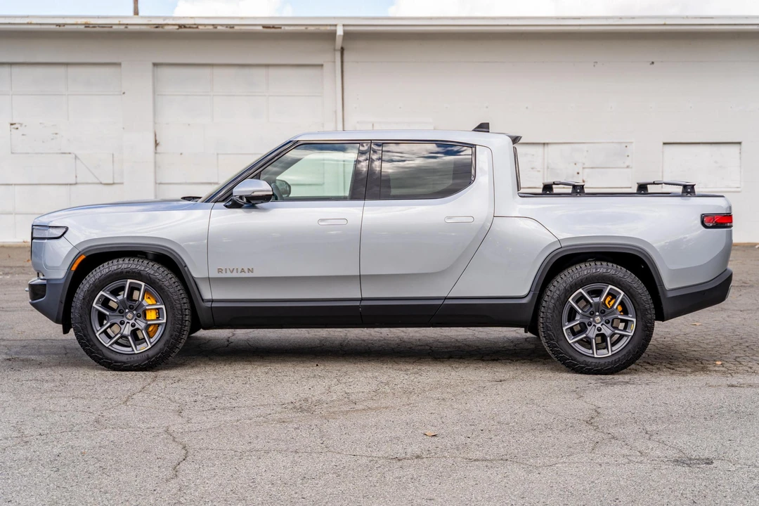 2022 Rivian R1T - Image 3 of 31