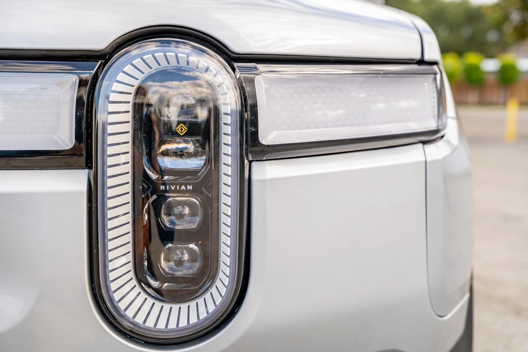 2022 Rivian R1T - Image 13 of 31