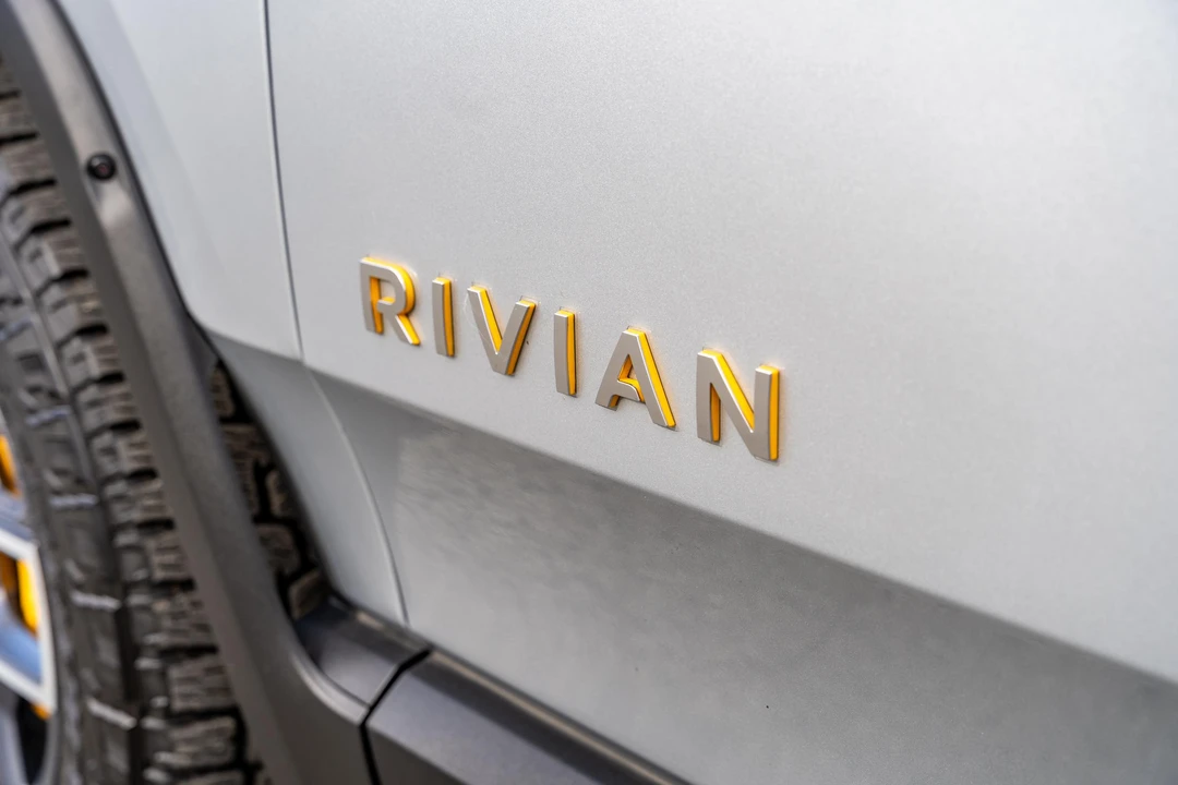 2022 Rivian R1T - Image 16 of 31