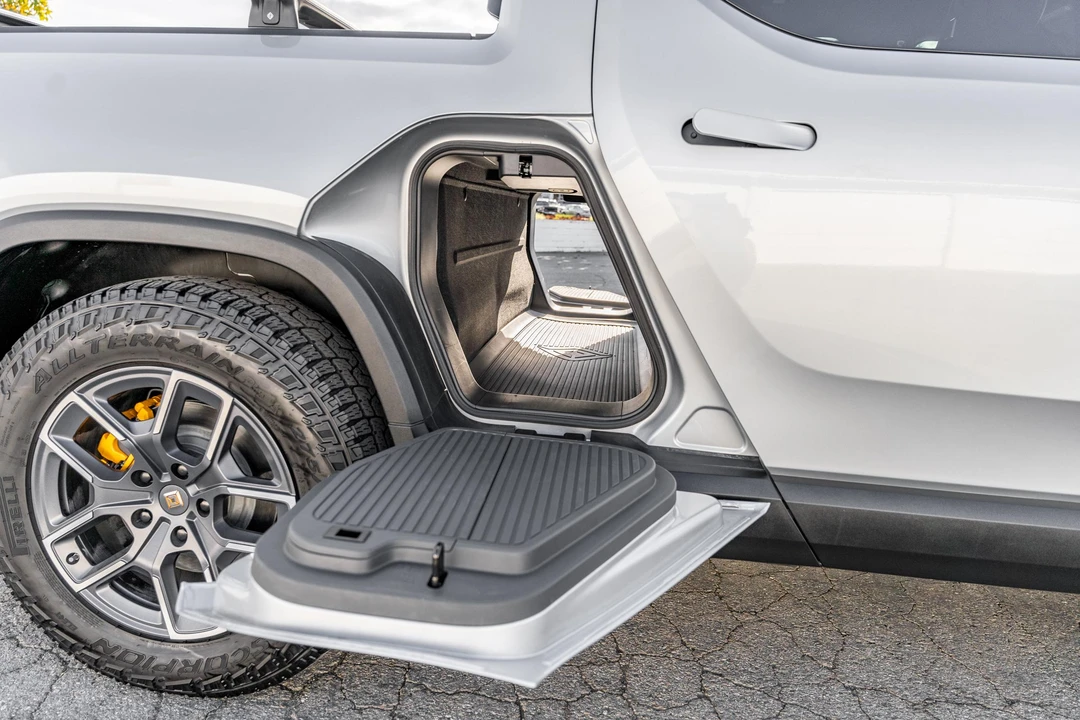 2022 Rivian R1T - Image 28 of 31