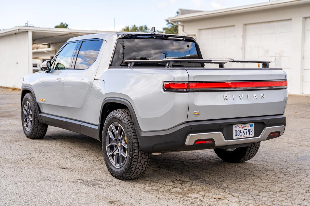 2022 Rivian R1T - Image 7 of 31