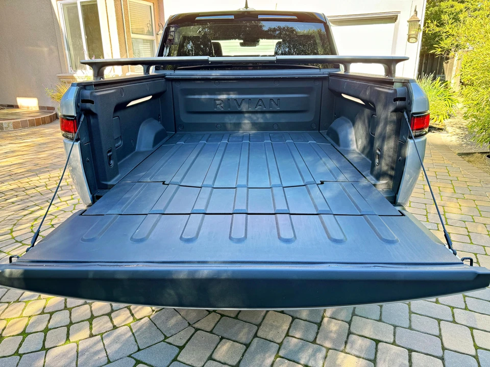 2022 Rivian R1T - Image 31 of 31
