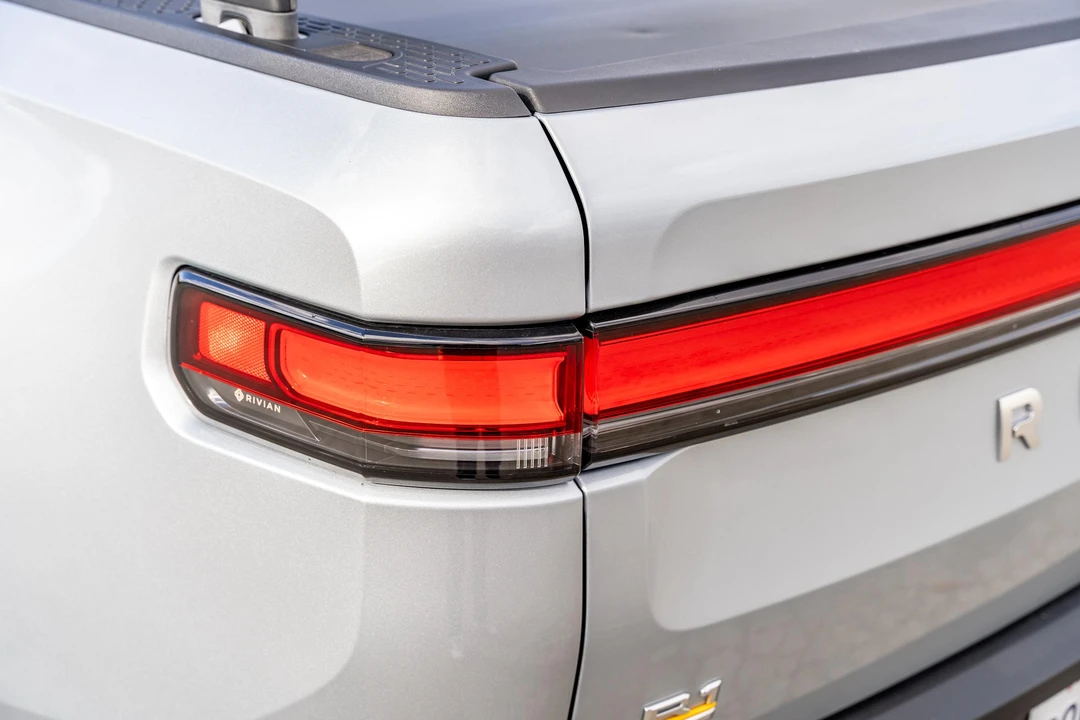 2022 Rivian R1T - Image 19 of 31