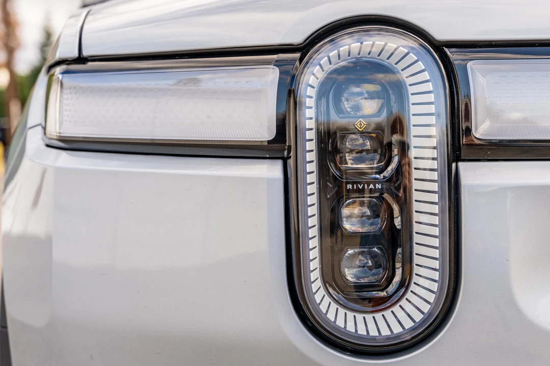 2022 Rivian R1T - Image 11 of 31