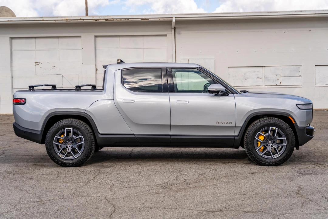 2022 Rivian R1T - Image 8 of 31