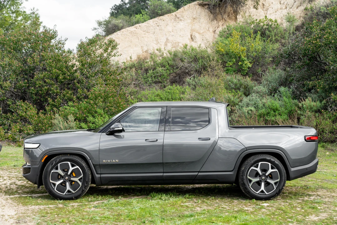 2022 Rivian R1T - Image 13 of 31