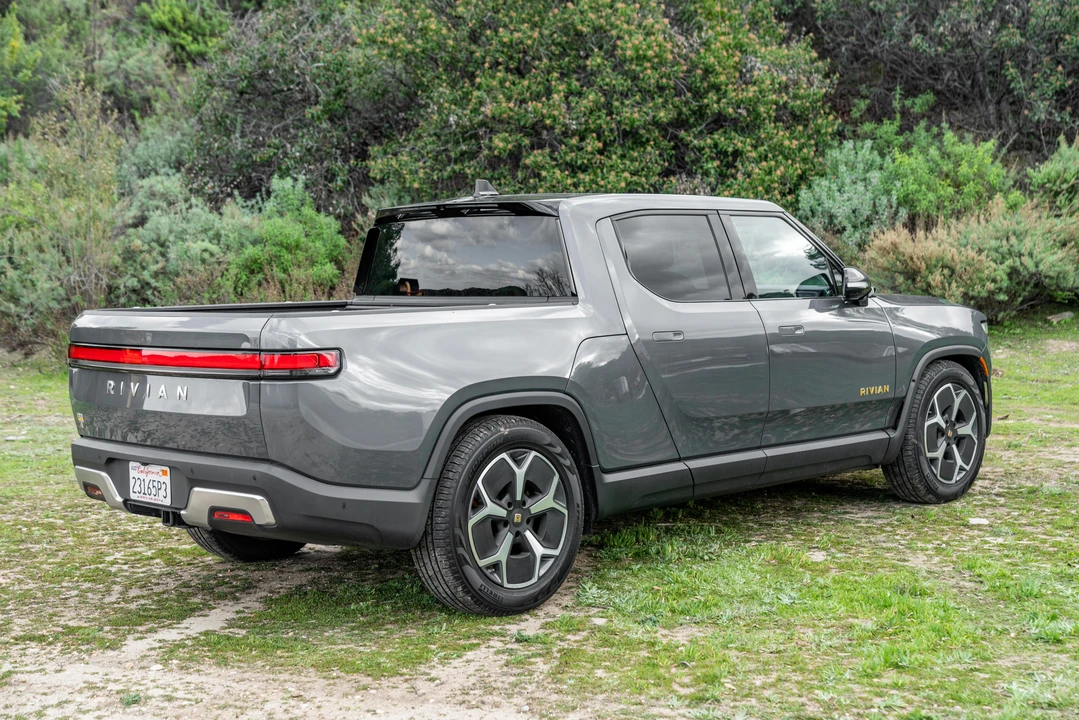 2022 Rivian R1T - Image 22 of 31