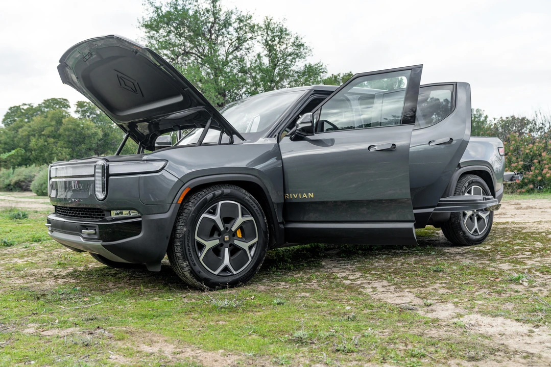2022 Rivian R1T - Image 30 of 31