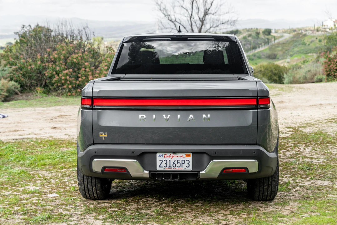 2022 Rivian R1T - Image 17 of 31
