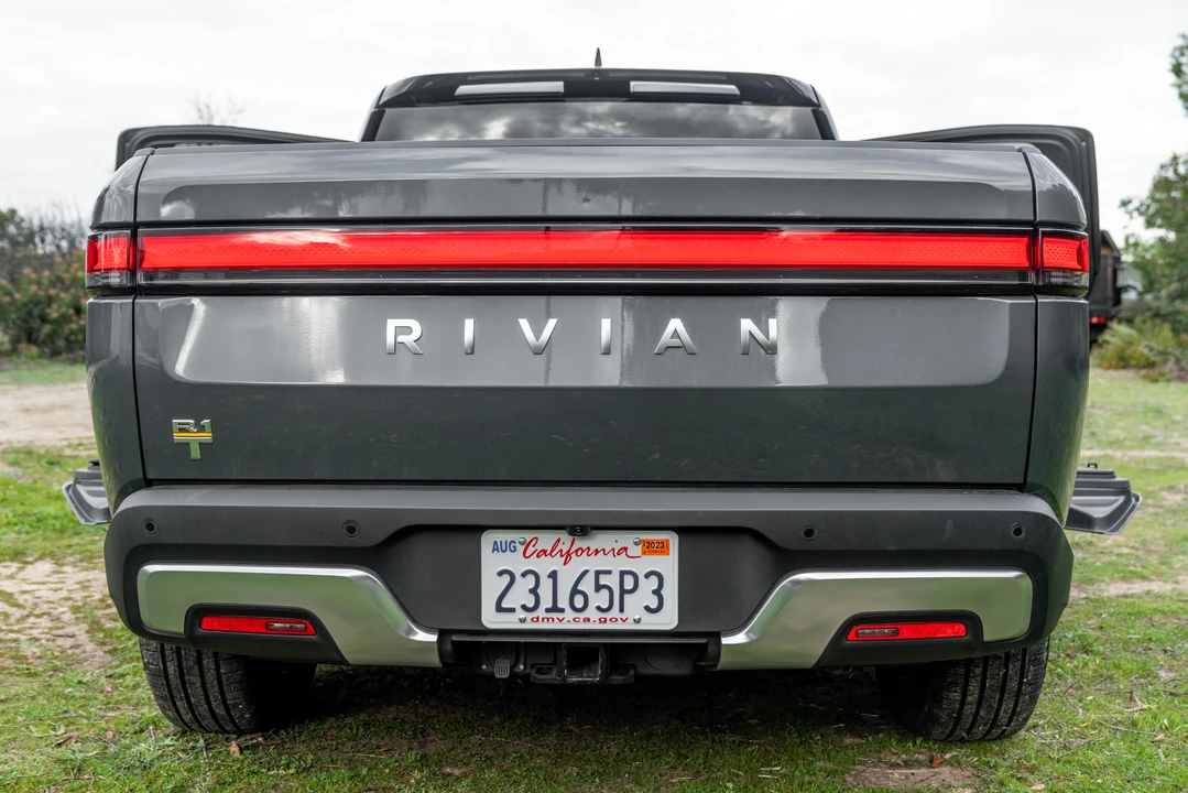 2022 Rivian R1T - Image 18 of 31
