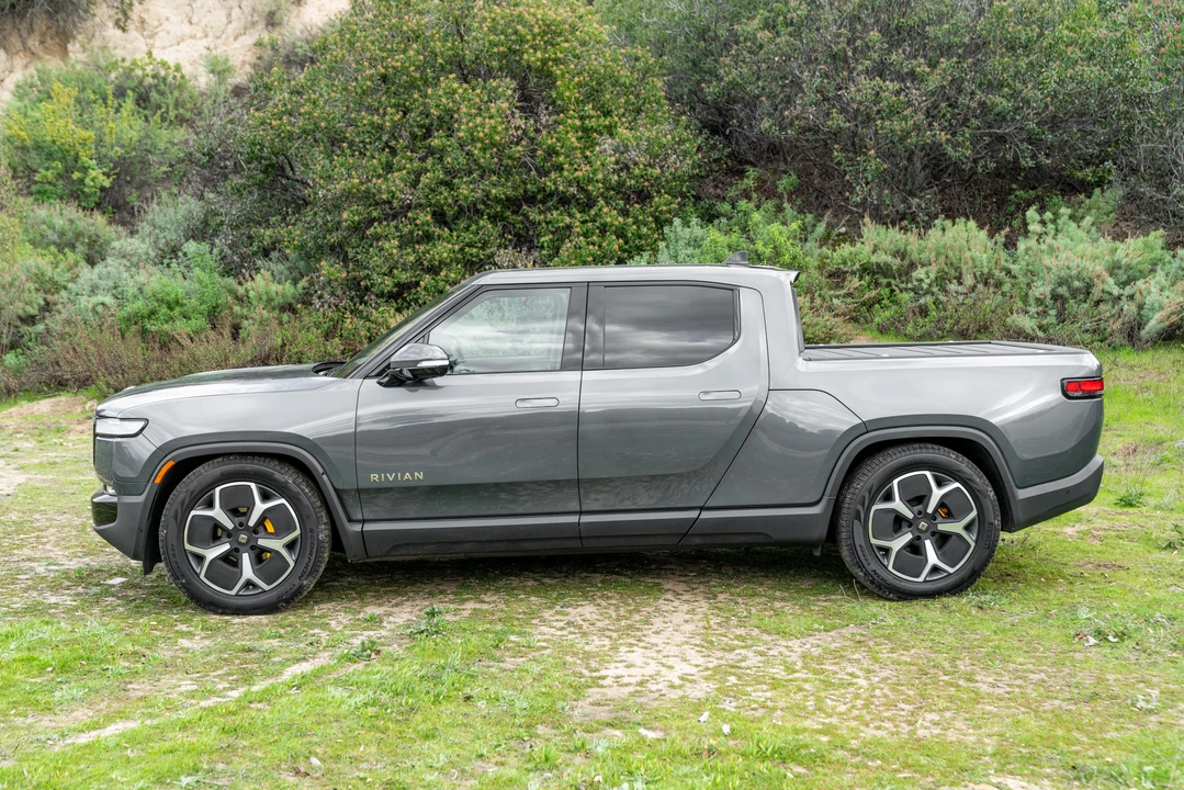2022 Rivian R1T - Image 12 of 31