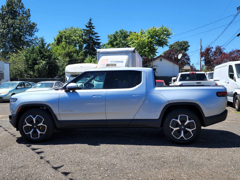 2022 Rivian R1T - Image 10 of 31