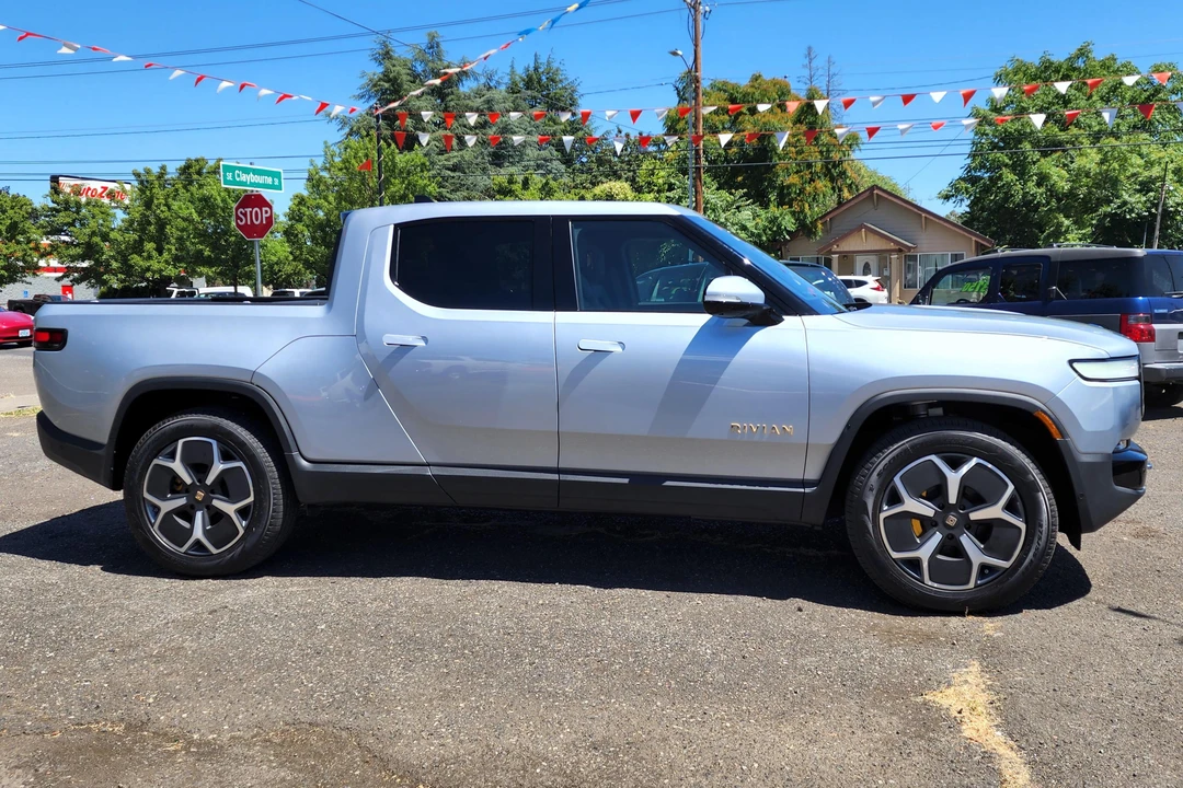 2022 Rivian R1T - Image 3 of 31