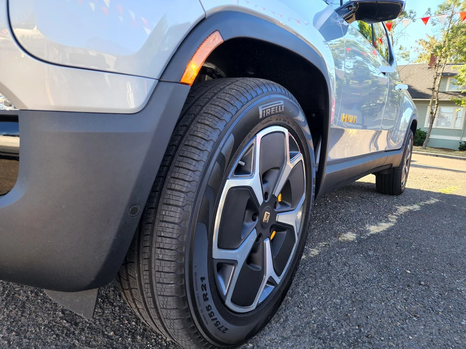 2022 Rivian R1T - Image 19 of 31