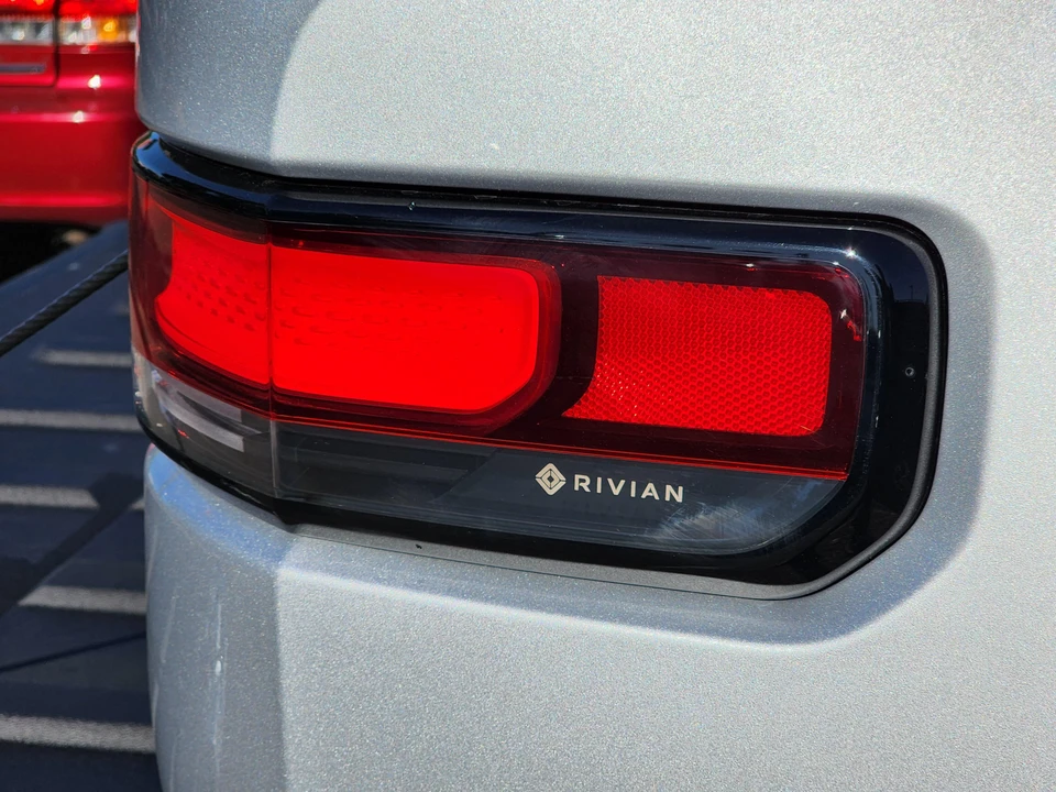 2022 Rivian R1T - Image 28 of 31