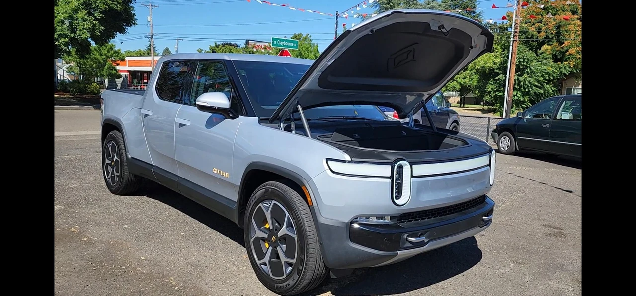 2022 Rivian R1T - Image 14 of 31