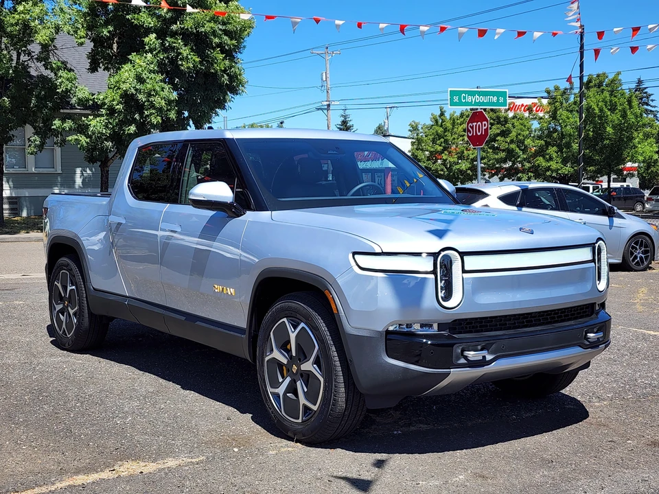 2022 Rivian R1T - Image 13 of 31