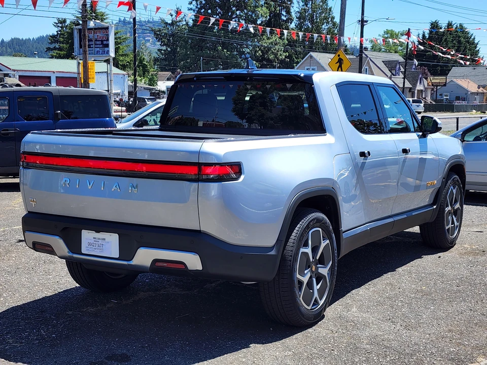 2022 Rivian R1T - Image 12 of 31
