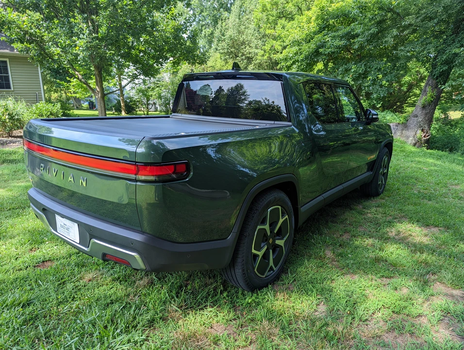 2022 Rivian R1T - Image 15 of 31
