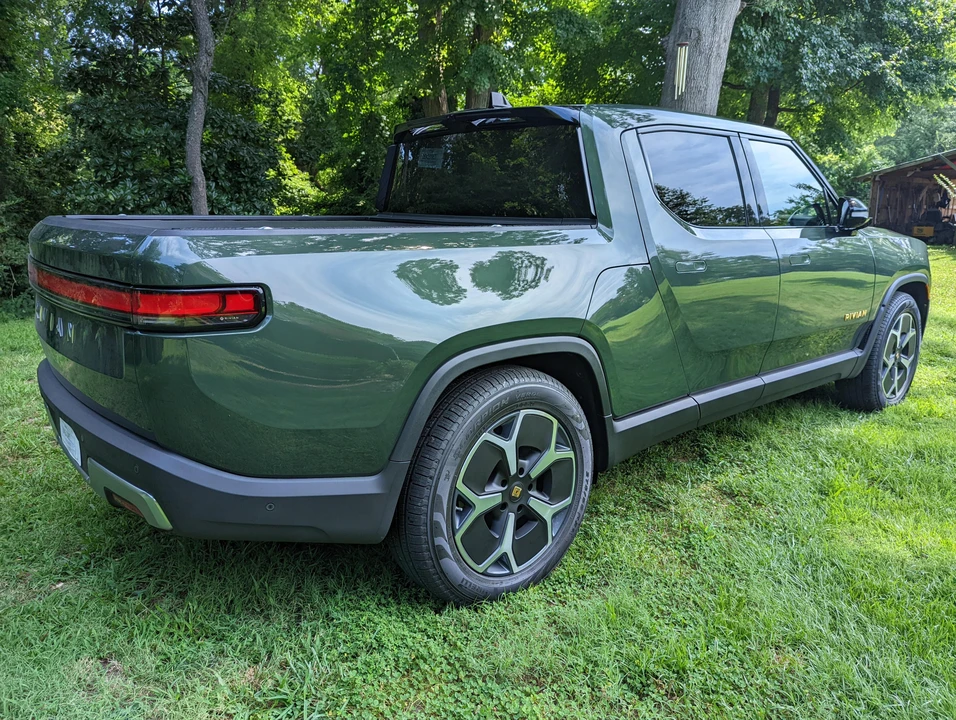 2022 Rivian R1T - Image 16 of 31