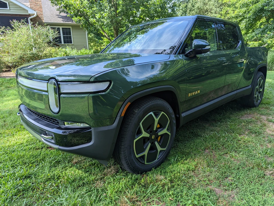 2022 Rivian R1T - Image 10 of 31