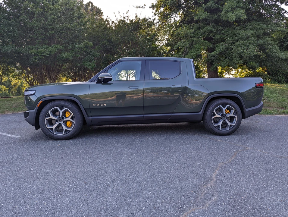 2022 Rivian R1T - Image 11 of 31
