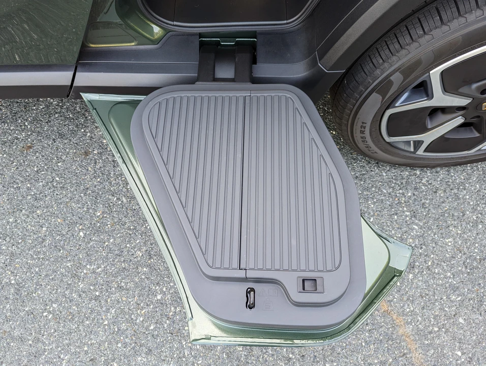 2022 Rivian R1T - Image 29 of 31