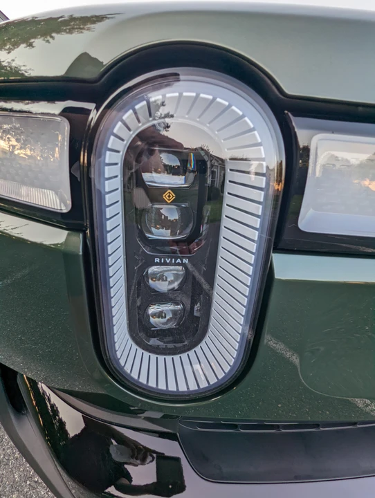 2022 Rivian R1T - Image 19 of 31