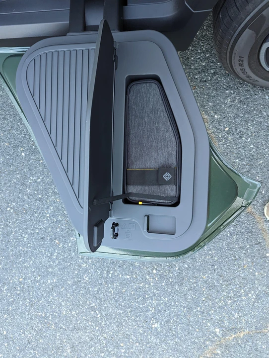 2022 Rivian R1T - Image 30 of 31