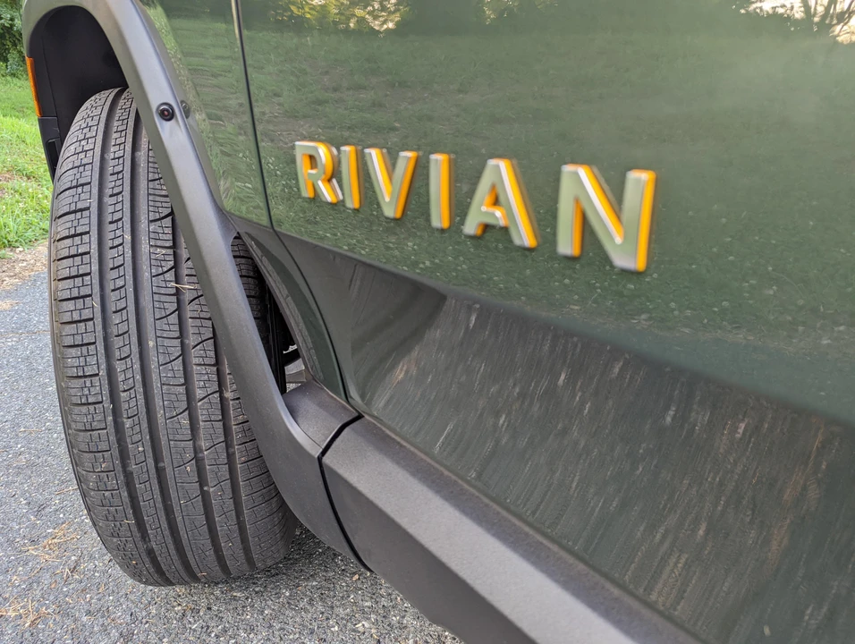 2022 Rivian R1T - Image 26 of 31