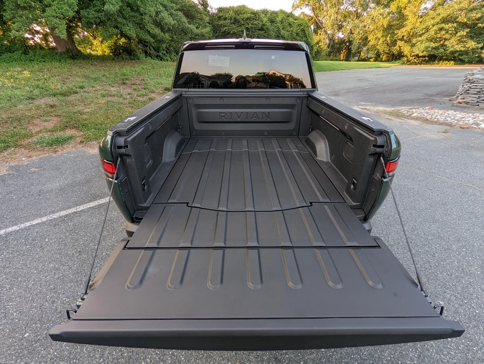 2022 Rivian R1T - Image 13 of 31