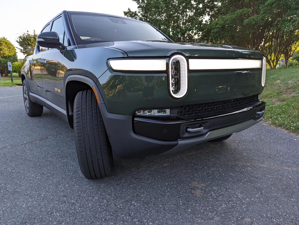 2022 Rivian R1T - Image 18 of 31