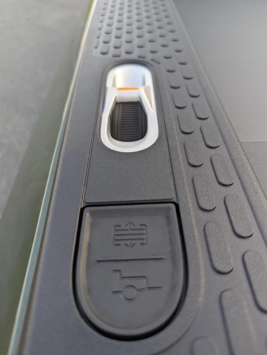2022 Rivian R1T - Image 31 of 31